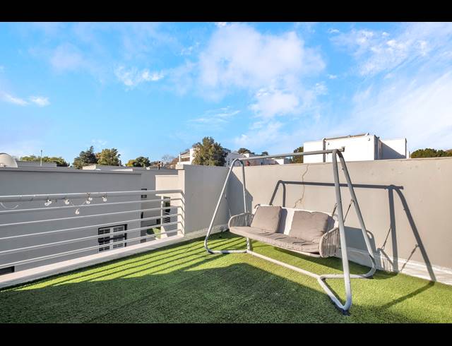3 BEDROOM TOWNHOUSE FOR SALE IN DUNKELD WEST